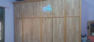 غرفة نوم كامله للبيع ...خزانه ....تخت عدد 2 ...تواليت ...طاوله 3 جرارات