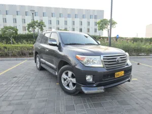 لاندكروزر vxr خليجي من دون حوادث للبيع