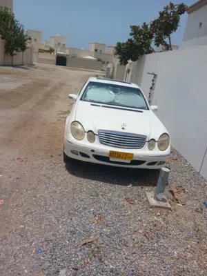 ميرسيدس صالون 320
