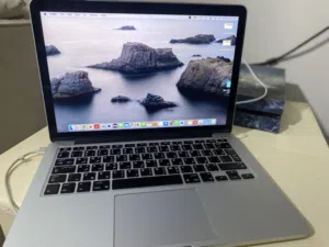 جهاز MacBook Pro 13-inch (2015) للبيع