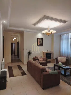 في عبدون وبالقرب من السفاره التونسية شقة طابق ثالث 280م بسعر مميز  / ref 1131