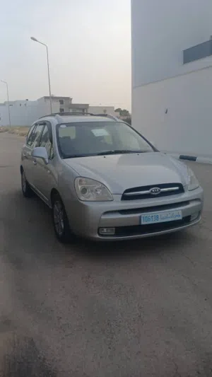 كيا كارنز لون رصاصي جمرك مكيفة مارشة السيارة محرك ممتاز