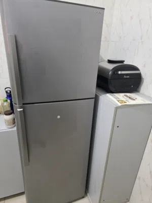 ثلاجة للبيع sharp