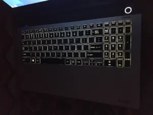 كور i5 جيل خامس بطاريه 4 ساعات 15.6 بوصه رام 8 . ssd 256