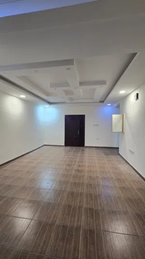 للايجار شقه في الرفاع شامل الكهرباء