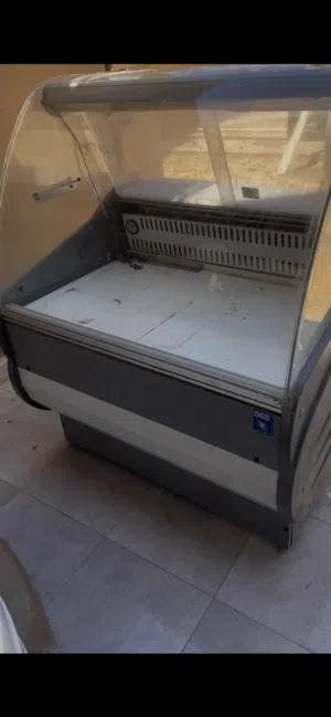 ثلاجة عرض ايطالية