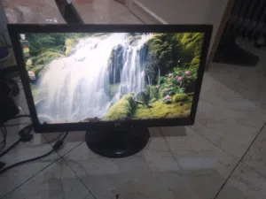 21.5" HP monitors for sale in Tripoli
