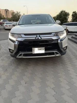Used Mitsubishi Outlander in Farwaniya
