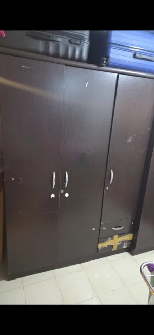 دولاب وكنبة للبيع