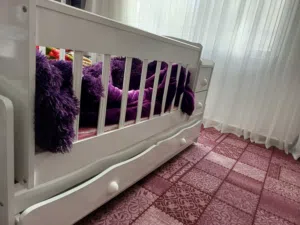 تخت اطفال للبيع