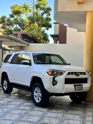 Toyota 4Runner 2017  محرك 40دفع رباعي ماشية 100 الف ميل