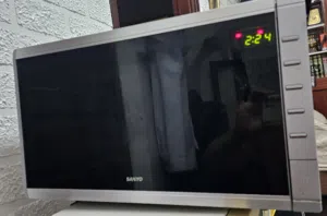 للبيع مكرويف كهرباء نوعيه SANYO ياباني وكاله الأصلي حجمه كبير 40لتر  وفيه برضوه داخل فرن اسياخ