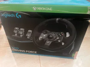 Logitech G920 (Xbox/PC) with gear Shifter inside Perfect condition