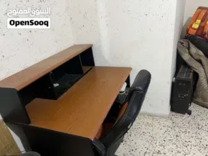 مكتب دراسي وكرسي