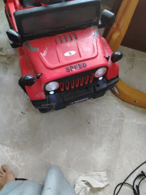 سياره مناسب ونظيفه وسعرها كلش وناسي وبيها مجال