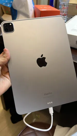 ايباد برو 11 انش  معالج m2اخو الجديد  512GB