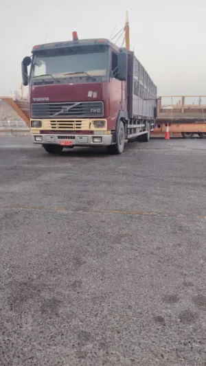 فولفو للبيع 2002 نضيف المحرك 380