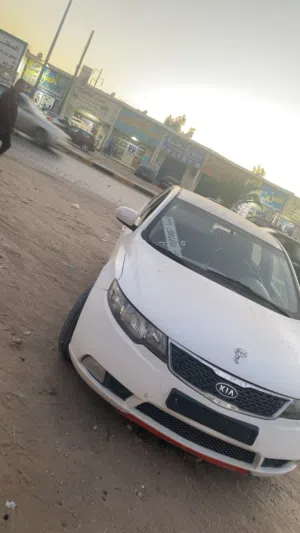 كيا سيارتو المصوافت هيكل كله قدامك