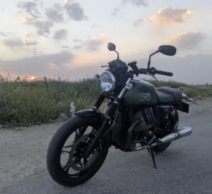 دراجة موتو جوزي للبيع بالأقساط Moto Guzzi V7 2014