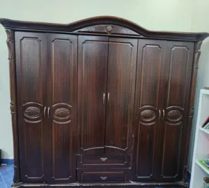 خزانة ملابس للبيع