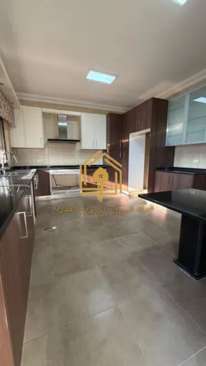 200 m2 3 Bedrooms Apartments for Rent in Amman Khalda
