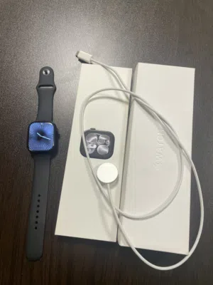 للبيع Apple Watch Series 11 (GPS) لون أسود، مقاس 46mm