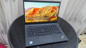 لابتوب لينوفوX1 سوبر سلم معالج كور.  i7   الجيل 7 الرام 16 الهارد 256ssd بطاريه تدوم اكثر 6 ساعات