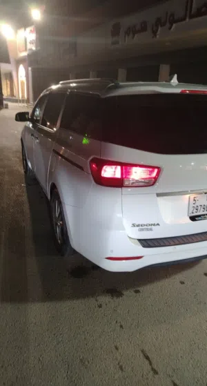Used Kia Sedona in Tripoli