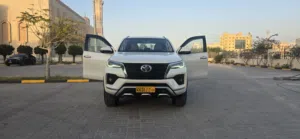 تويوتا فورتشنر  VXR V6 4.0 بدون حوادث ولاصبغ نهائيا جديدة مالك  الاول فول أوبشن ممشى قليل 90 ألف قمه
