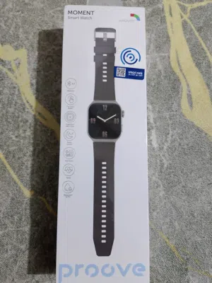 الساعة الذكية هي من نوع Proove Moment Smart Watch.  تتميز بشاشة AMOLED مقاس 1.85 بوصة. تدعم تتبع الص