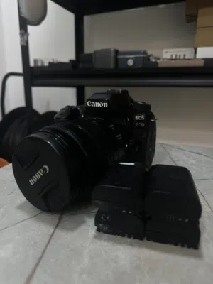 للبيع: كاميرا Canon EOS 80D وياها عدستين وبطاريات وشاحنه ورام 32