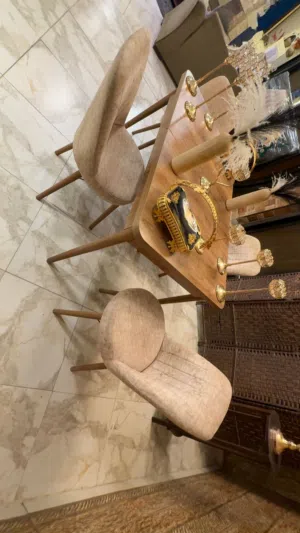 طاولة سفره 4 كراسي modern راقيه و مميزه جداً خشب صلد + أرجل زان بالكامل   استعمال بسيط جداً