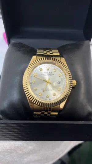 ساعه رولكس تقليد بسعر 15 ريال ما مستخدمه أبدا