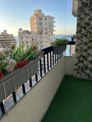 وحده مميزه للبيع بميامي قريب من البحر