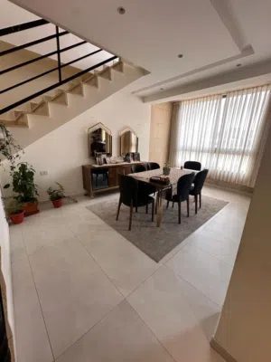 شقة في خلدا طابق أخير مع روف للبيع