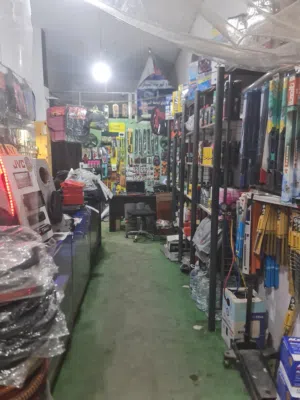 محل كهرباء وزينة سيارات للبيع طبربور ابو عليا بجانب دوار العودات