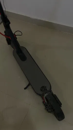 سكوتر كهربائي نظيف جدا استخدام ست اشهر