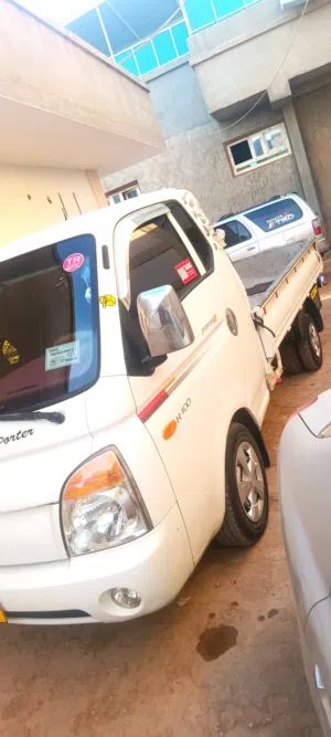 Used Hyundai Porter in Wadi Shatii