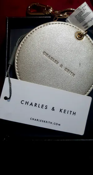 Gold Charles & Keith for sale  in Mersin
