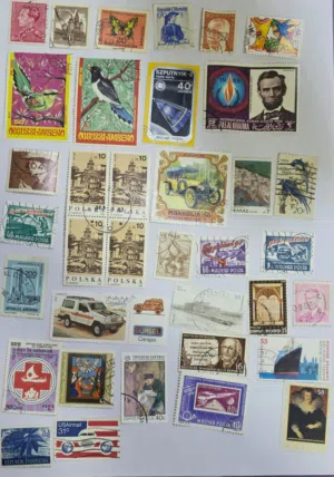 اكثر من 100 طابع بين عام 1918 و عام 1990 للبيع