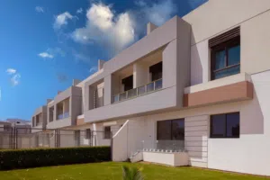 شقة لقطة أستلام فورى– موقع مميز جداً فيو مفتوح تشطيب كامل