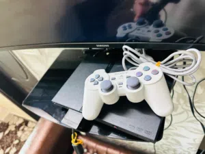 Playstation 2 Slim  بلاستيشن 2 سلم