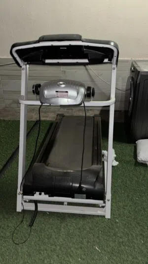 للبيع: جهاز مشي كهربائي متكامل (Heshame Medical) بحالة ممتازة وبسعر لقطة!