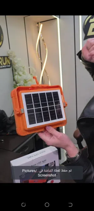 كشاف الإعصار الشمسي – قوة ما بتوقف ولا بتضعف إنارة + طاقة + أمان بنفس الوقت