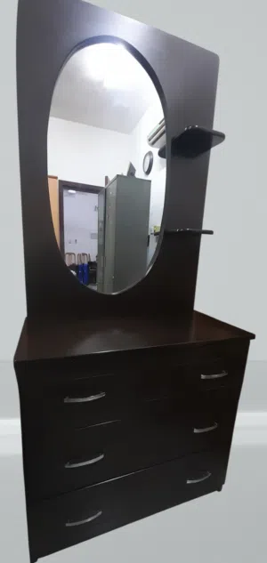 Dressing table set in good condition