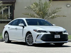 Toyota Avalon limited model 2019 clean title car FOR SALE