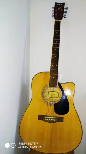 جيتار يامها اصلي Guitar Yamaha original