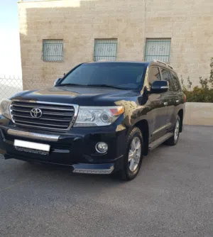 تويوتا لاند كروزر 2014  V8 سعة المحرك 4600cc صيانة الشركة المركزية Toyota فحص كامل