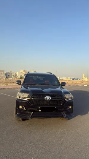 Used Toyota Land Cruiser in Kuwait City