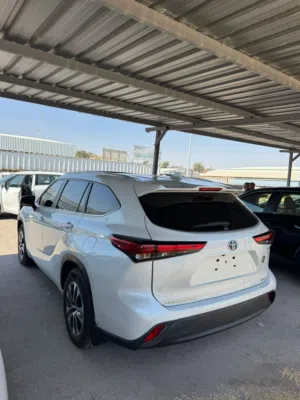 Used Toyota Highlander in Zarqa
